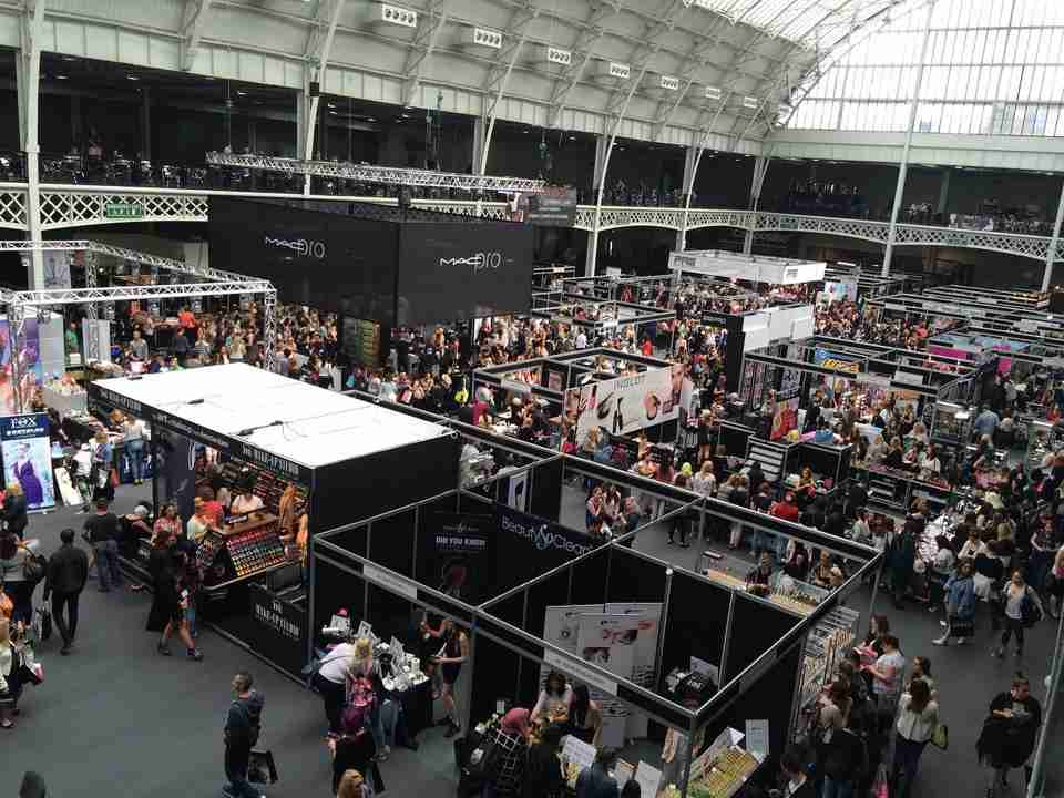 Psychology of Space How Floor Plan and Layout Impact Visitor Behavior at Trade Shows